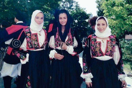 Un momento della sfilata degli abiti tradizionali al Redentore (foto Angius)