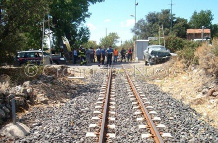 La scena dello schianto dell'auto contro il terno