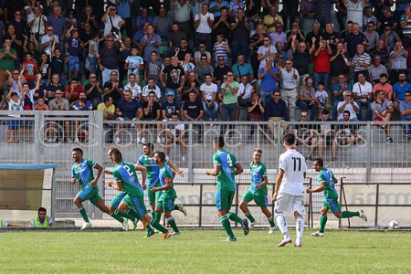 Un momento di una  partita della Nuorese (foto A.Pintus immagine repertorio)