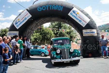Una delle auto presenti al II Raduno di Oniferi (© foto S.Novellu)
