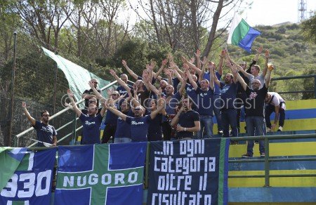 Gli Ultras della Nuorese (foto Alessandro Pintus) 