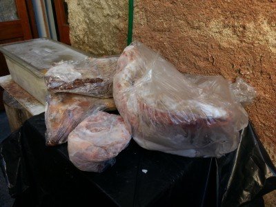Una parte della carne sequestrata ad Aritzo