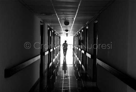 Nuoro, uno dei corridoi della struttura do accoglienza (© foto S.Novellu)