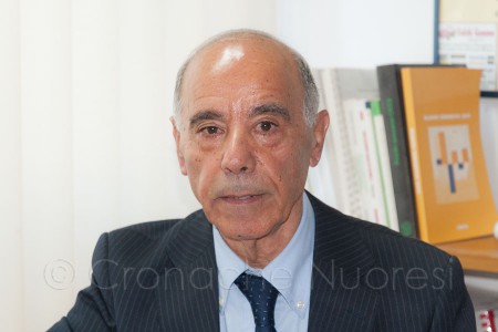 Gianfranco Seddone, dierttore dell'APAN di Nuoro durante l'incontro con l'Ass. Erriu sul recupero dell'albergo ESIT all'Ortobene (© foto S.Novellu)