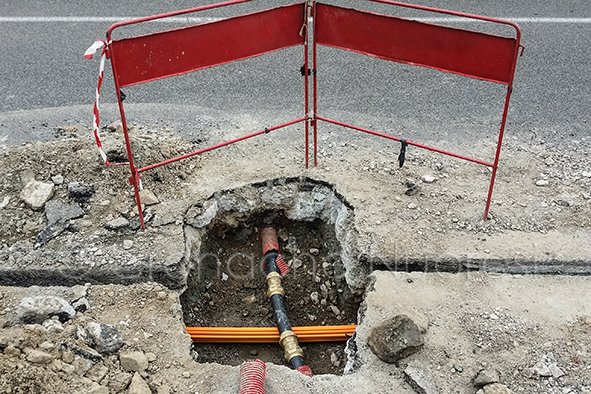 Un tratto degli scavi per la posa della fibra ottica (© foto S.Novellu)