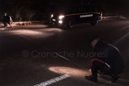 I Carabinieri fuori dal Circolo Nautico 