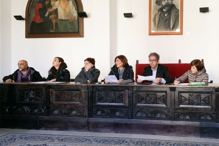 Gli operatori sociali coinvolti nell'iniziativa (foto Cronache Nuoresi) 