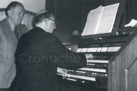 Padre Fiorenzo Cavallotto all'organo
