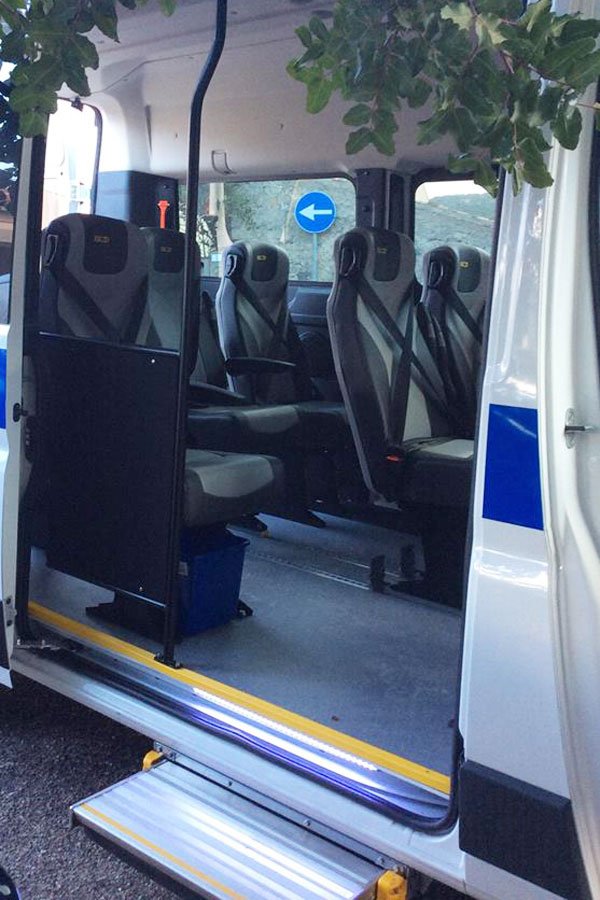 Linterno dell'autobus consegnato a Scano Montiferro