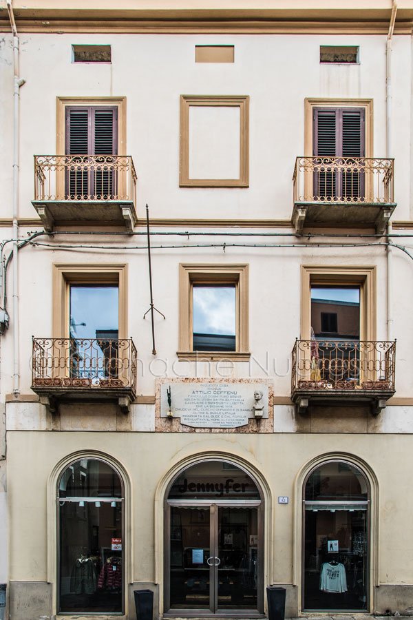 La facciata di Casa Deffenu (foto S.Novellu)