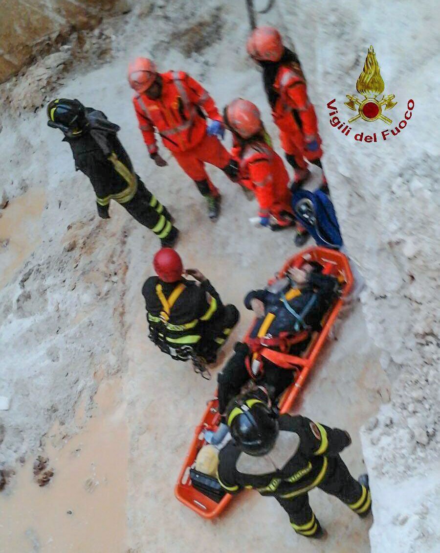 Orosei, l'intervento di soccorso del VdF dopo l'incidente in cava