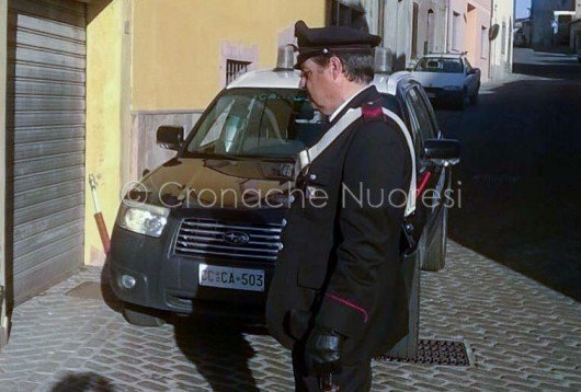 Sagama, i Carabinieri davanti al negozio dove è avvenuto il furto