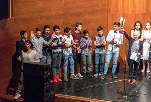 La premiazione all'Eliseo dei giovani campioni nuoresi (foto S.Novellu)