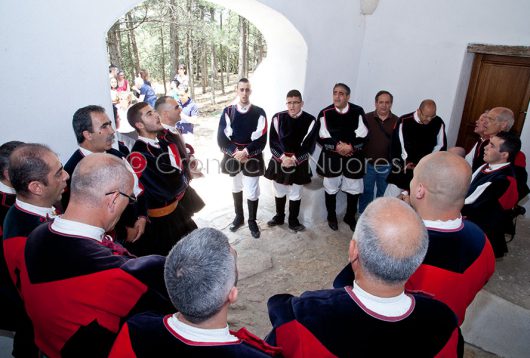 Il Coro Canarjos si esibisce al Monte Ortobene (foto S.Novellu)