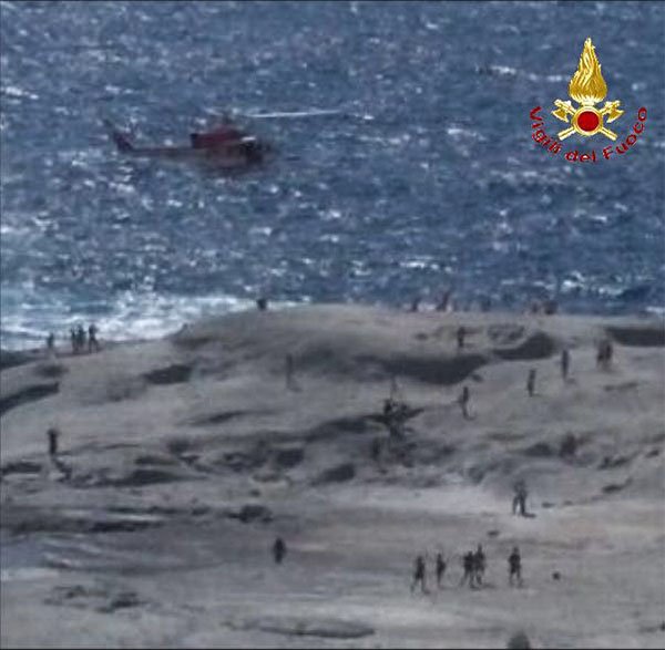 L'intervento dell'elicottero dei Vigili del fuoco