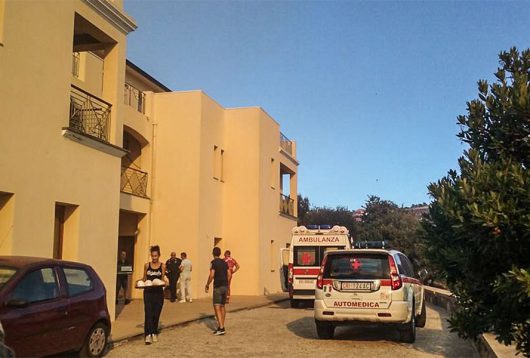 L'evacuazione della casa di riposo di Scano (foto F.Frascaro)