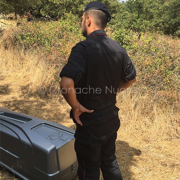 Carabinieri sul luogo del ritrovamento del corpo di Morittu