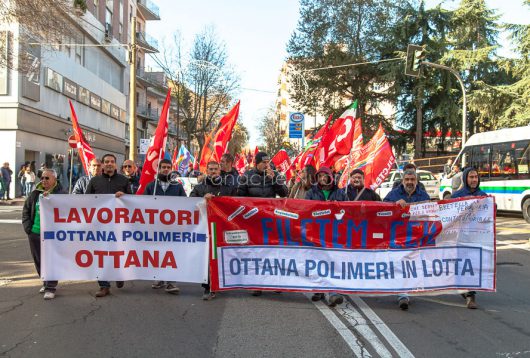 Lavoratori di Ottana Polimeri (foto S.Novellu)