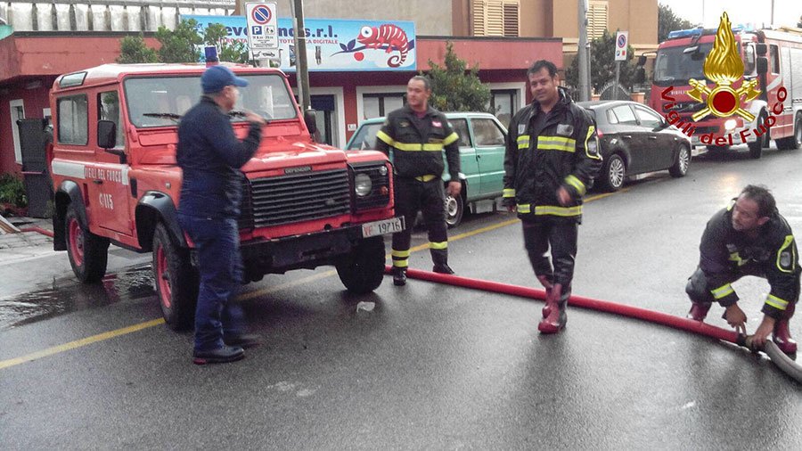 Macomer, i Vigili del fuoco durante l'intervento per il maltempo