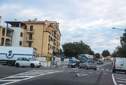 Il traffico congestionato in via Don Bosco (foto S.Novellu)