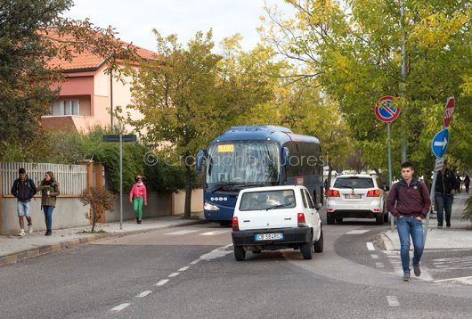 Il traffico congestionato all'altezza dell'ingresso al Pronto Soccorso (foto S.Novellu)