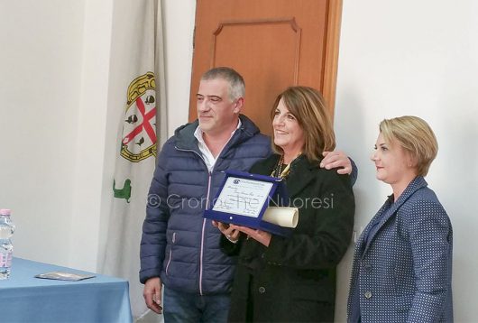 Un momento della premiazione (foto Cronache Nuoresi)