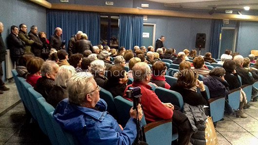 L'intervento dIl giornalista Michele-Pintore durante l'incontro alla Biblioteca Satta