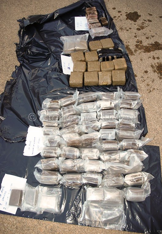 Una parte della droga sequestrata