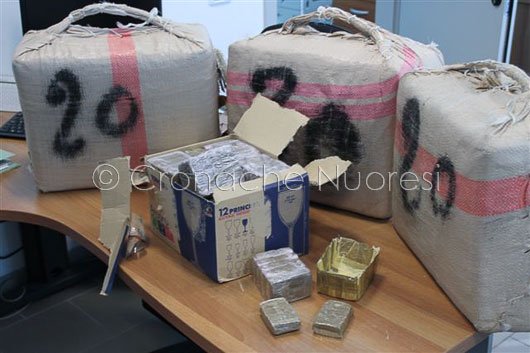 Una parte della droga sequestrata