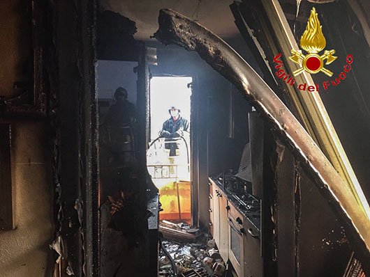 Nuoro, appartamento in fiamme in via Bach