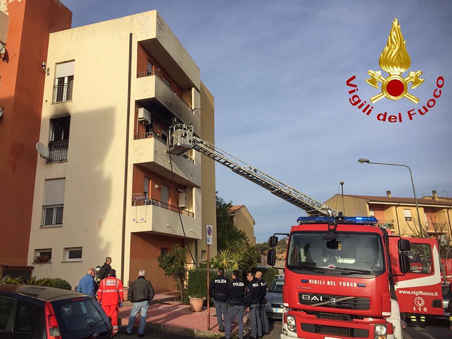 Nuoro, appartamento in fiamme in via Bach