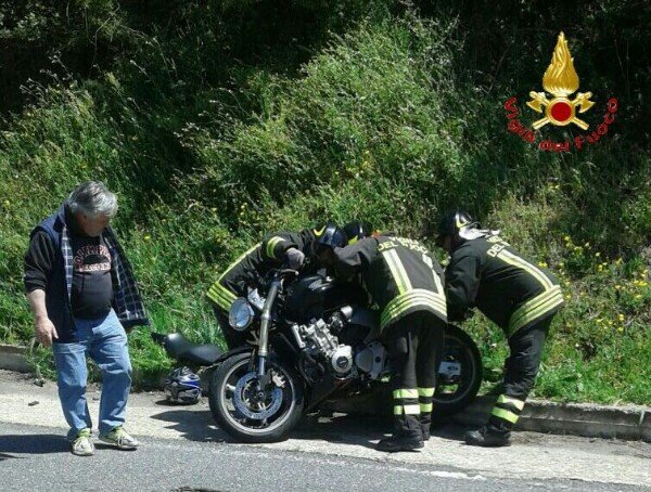 Un momento dei soccorsi dopo l'incidente