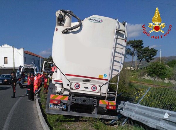 Il camion dopo l'incidente