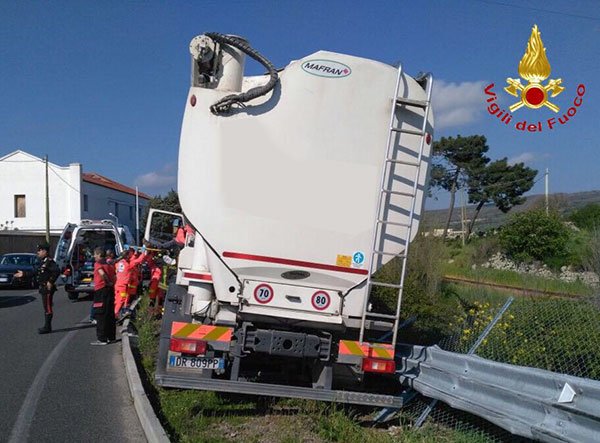 Il camion dopo l'incidente