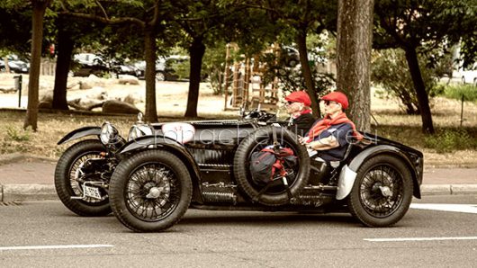 Il passaggio di una Bugatti in piazza Veneto (foto S.Novellu)