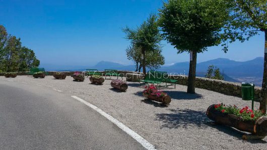 I nuovi arredi al belvedere al Monte Ortobene