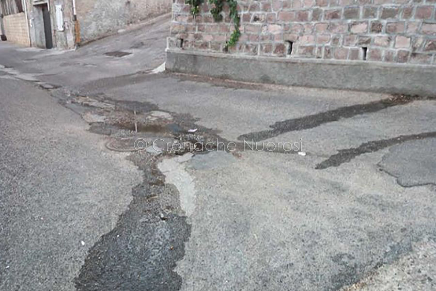 Orani, la perdita fognaria in via Borrotzu