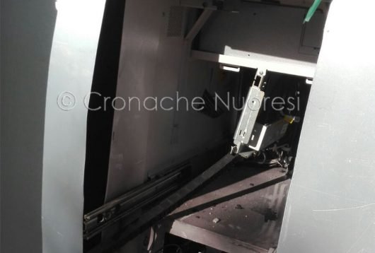 Il bancomat danneggiato