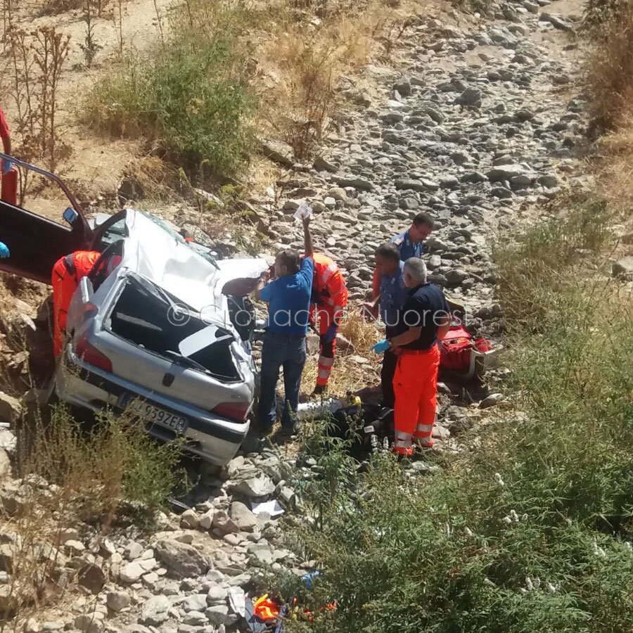 La Peugeot dopo l'incidente