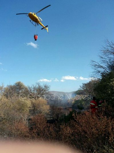Un'elicotteo impegnato a San Teodoro