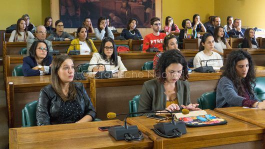 Gli studenti universitari durante la visita a Nuoro di Paolo Grossi (foto S.Fara)