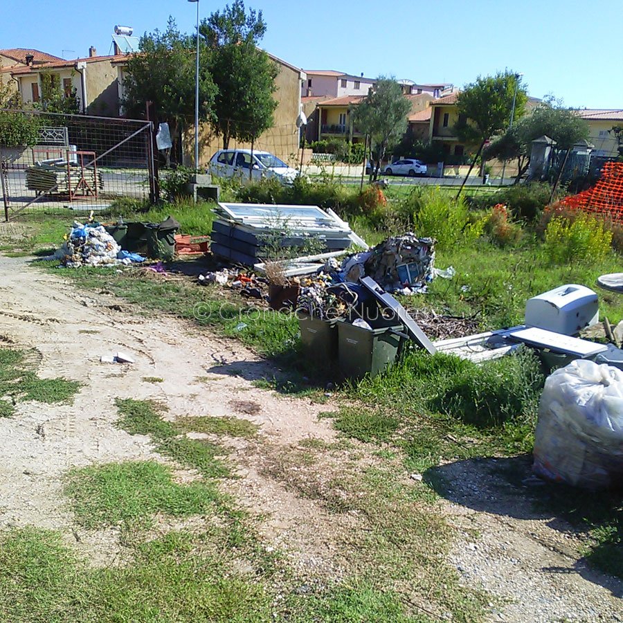 La discarica nel centro di Siniscola