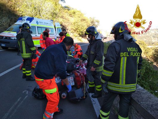 L'intervento di soccorso al motociclista