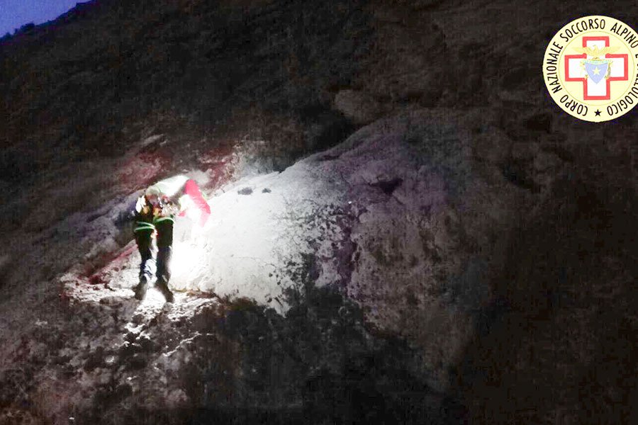 Il Soccorso Alpino impegnato nell'intervento nella falesia