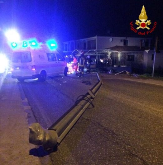 Lo spezzone di guard rail penetrato nell'abitacolo della Panda