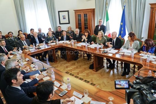 Nuoro, il vertice in Prefettura con il ministro dell'Interno Minniti (foto S.Novellu)