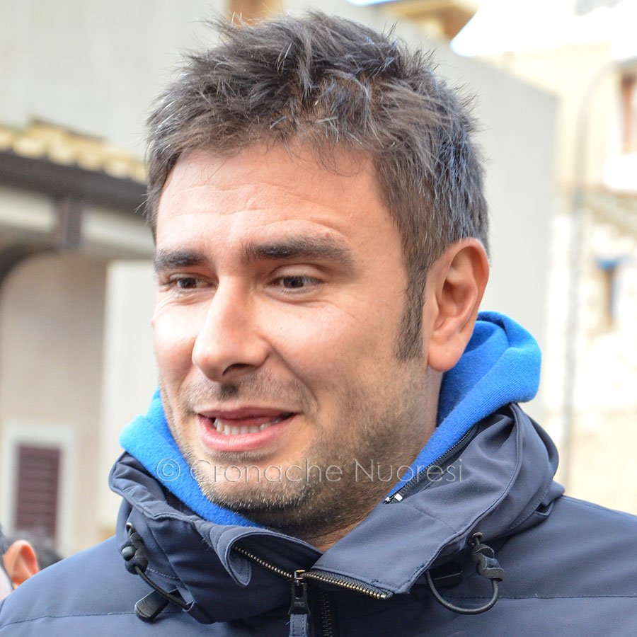 Alessando Di Battista a Oliena (foto Simone Littarru)