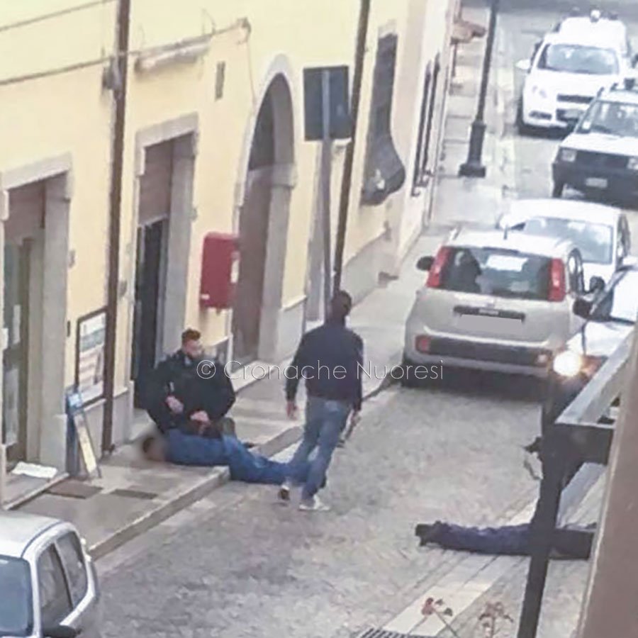 Onifai, i due rapinatori arrestati dopo il colpo alle Poste (© Cronache Nuoresi)