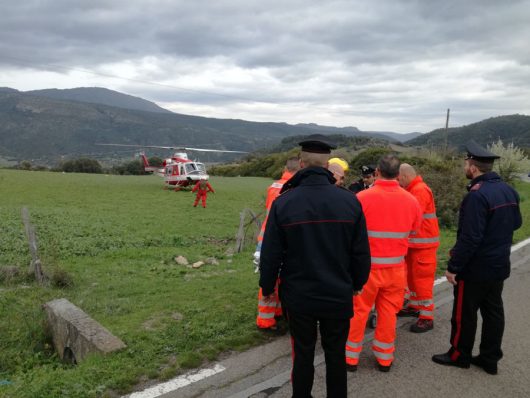 L'elicottero deli VVFF, i Carabinieri e il 118 sul luogo dell'incidente