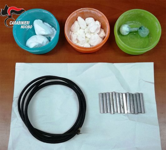 La cocaina sequestrata a Bari Sardo
